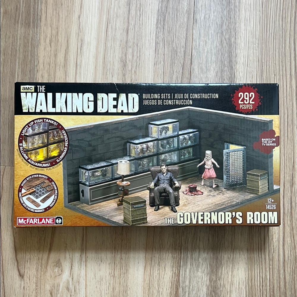 McFarlane THE WALKING DEAD Governor's Room Building Set New Damaged Box.